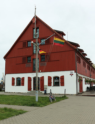 Hafenhaus Old Castle Port Klaipeda nur eine Flagge